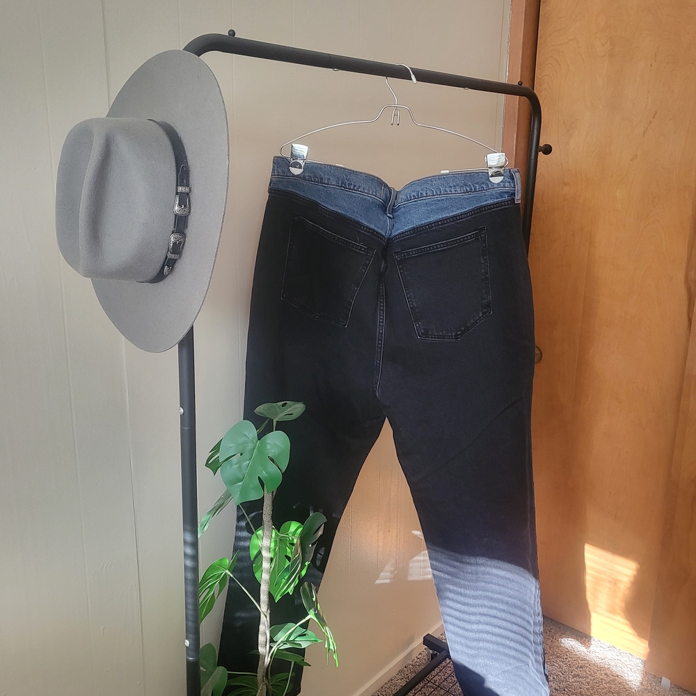Abercrombie and Fitch 90's Relaxed Two-Toned Jeans In 35R - Picture 5 of 5